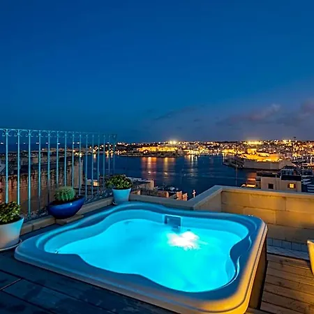 Tano's Boutique Bed & Breakfast 4*