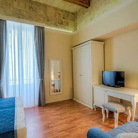 Tano's Boutique Valletta