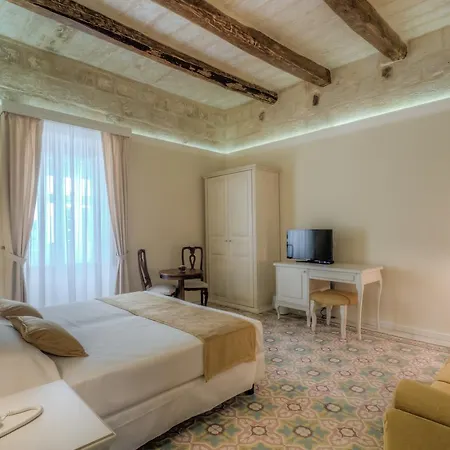 Tano's Boutique Bed & Breakfast 4*