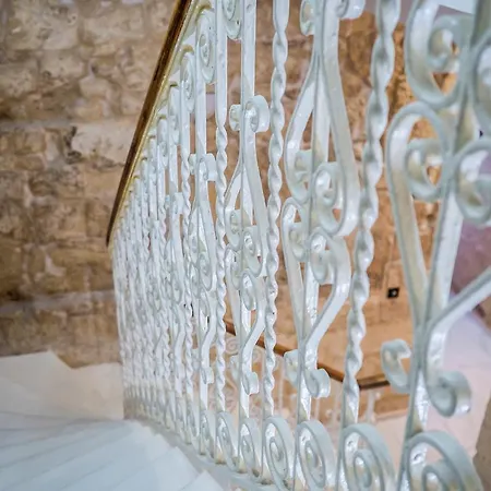 Tano's Boutique Valletta