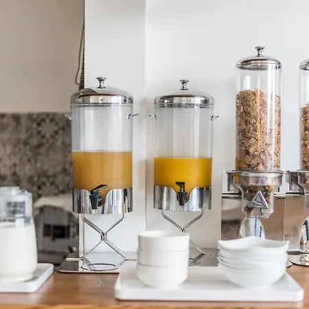 Tano's Boutique לינה וארוחת בוקר 4*