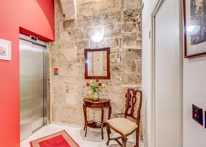 לינה וארוחת בוקר Tano's Boutique